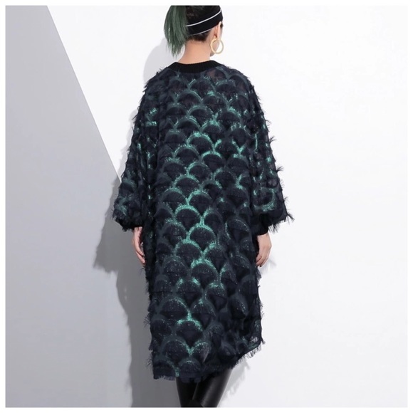 Iridescent Eyelash Peacock Oversize Tunic Top - Picture 3 of 8